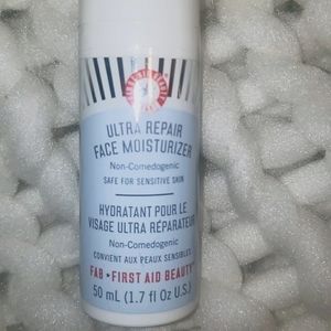 First Aid Beauty Ultra Repair Face Moisturizer